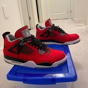 Air Jordan retro 4 toro bravo